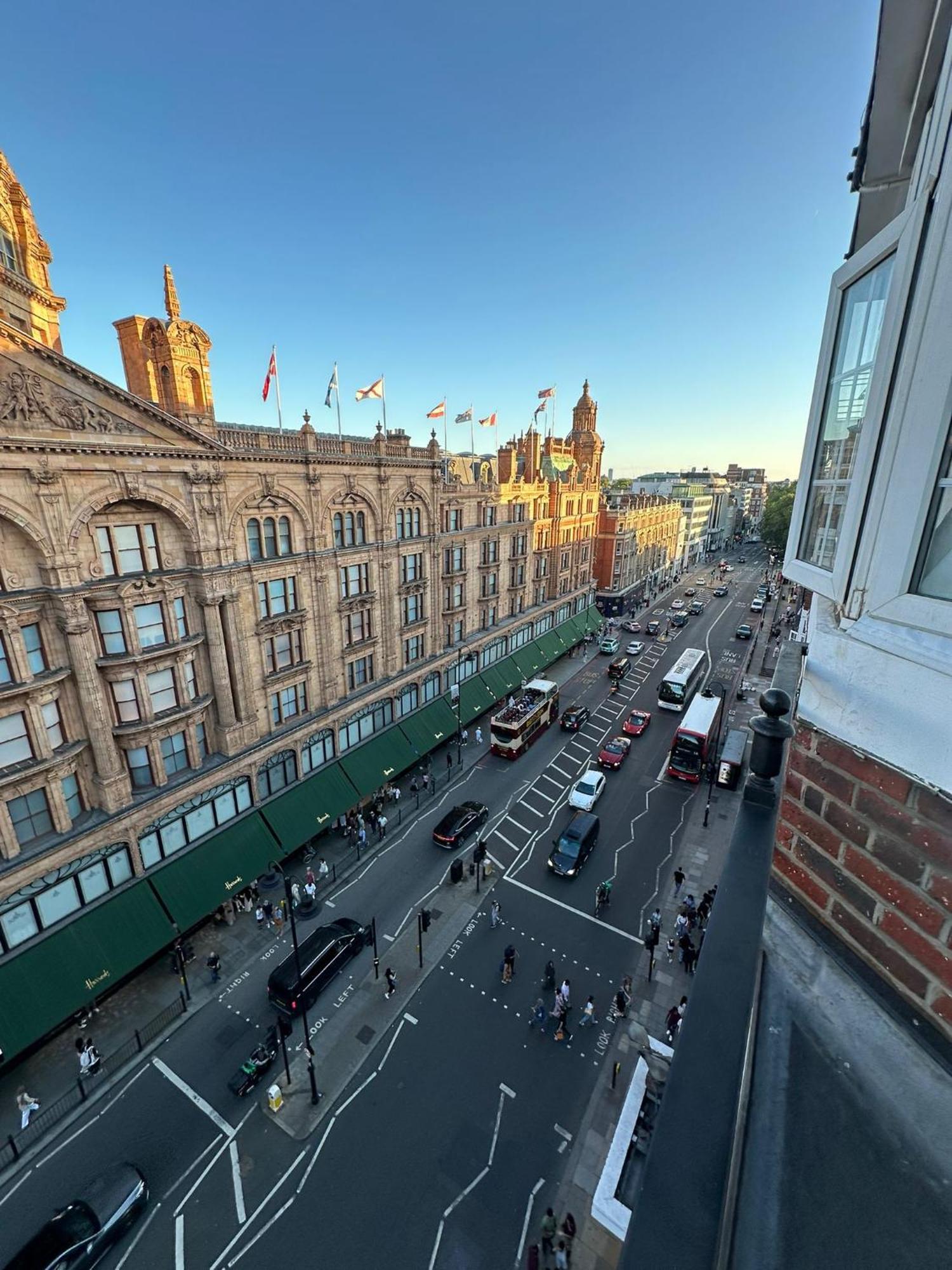 Knightsbridge Luxurious Residence - Facing Harrods Londen Buitenkant foto
