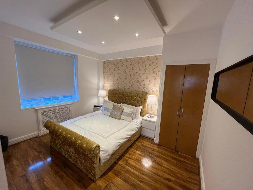 Knightsbridge Luxurious Residence - Facing Harrods Londen Buitenkant foto