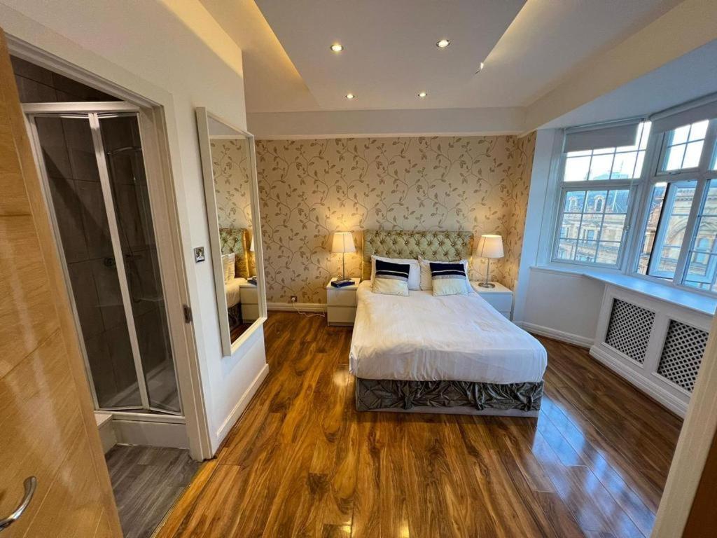 Knightsbridge Luxurious Residence - Facing Harrods Londen Buitenkant foto