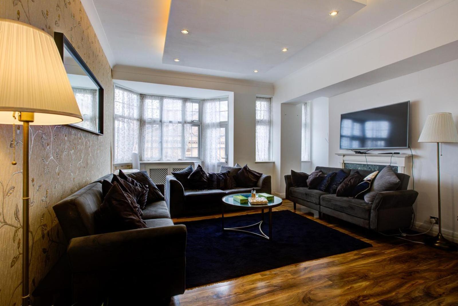 Knightsbridge Luxurious Residence - Facing Harrods Londen Buitenkant foto