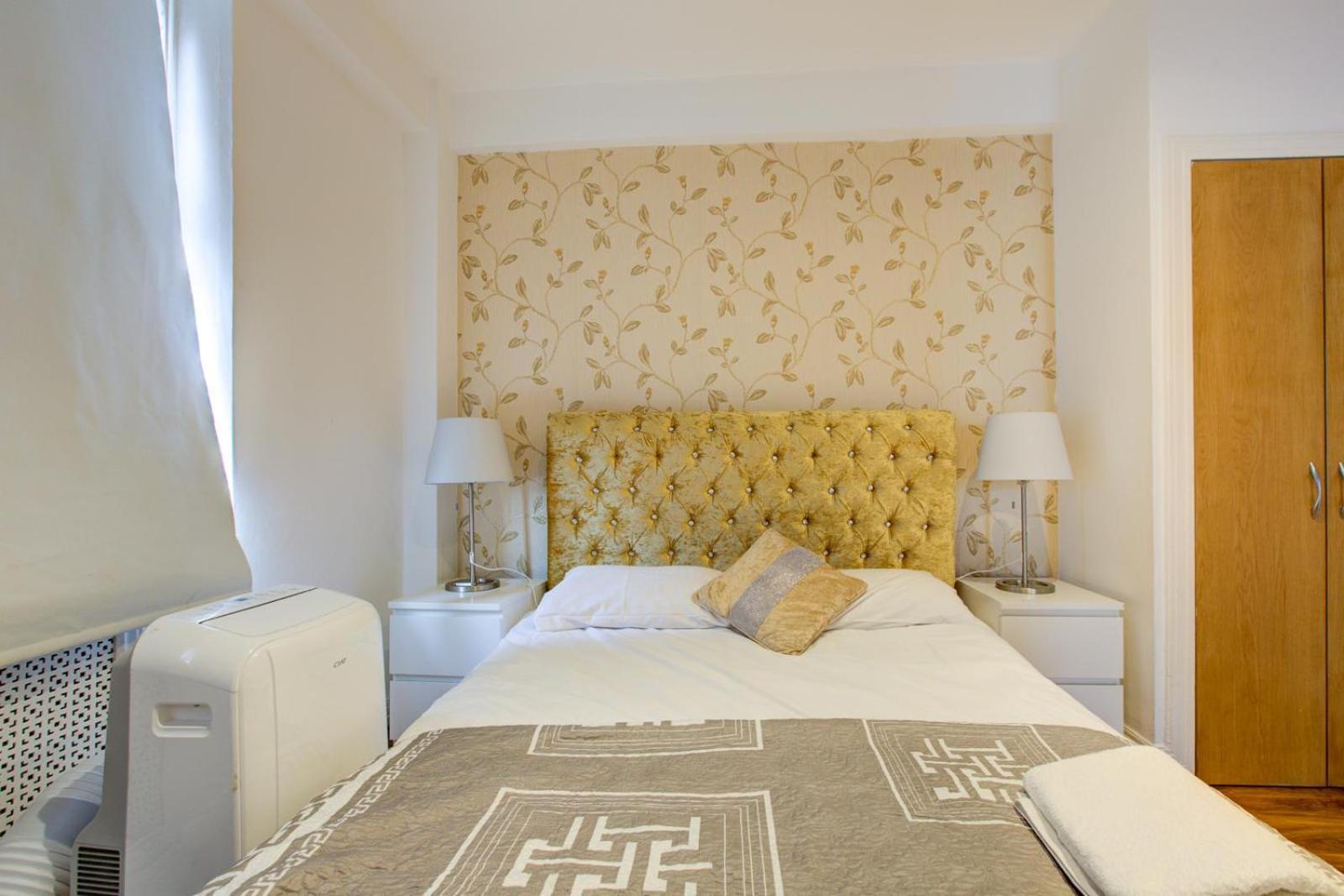 Knightsbridge Luxurious Residence - Facing Harrods Londen Buitenkant foto