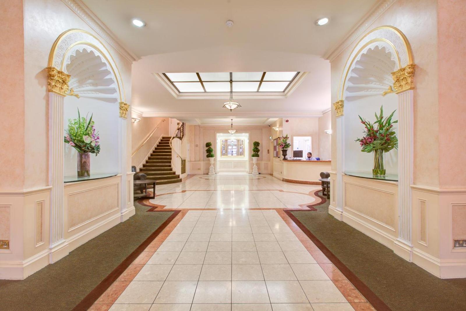 Knightsbridge Luxurious Residence - Facing Harrods Londen Buitenkant foto